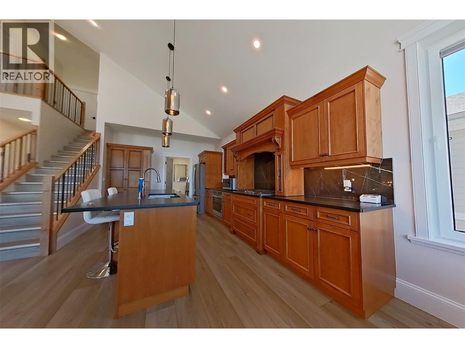 1578 MT FISHER Crescent - 18