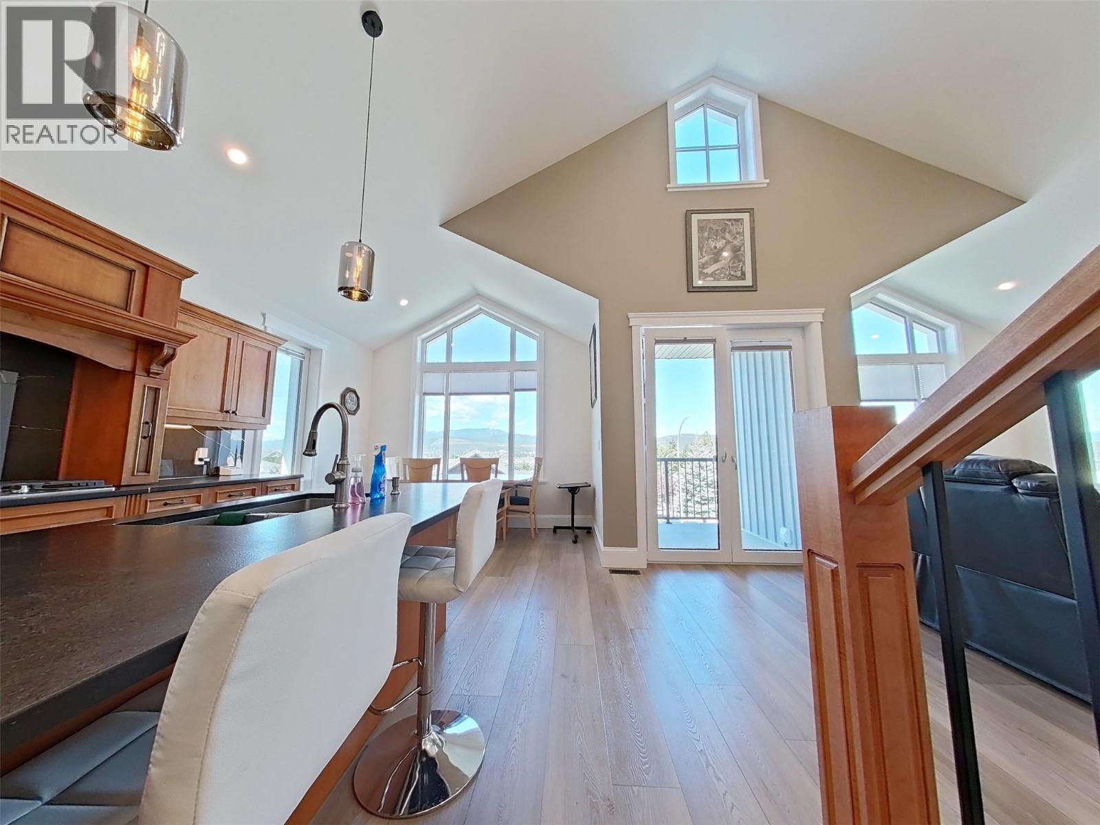 1578 MT FISHER Crescent - 25
