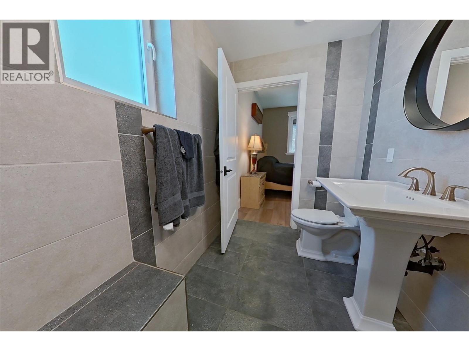 1578 MT FISHER Crescent - 32
