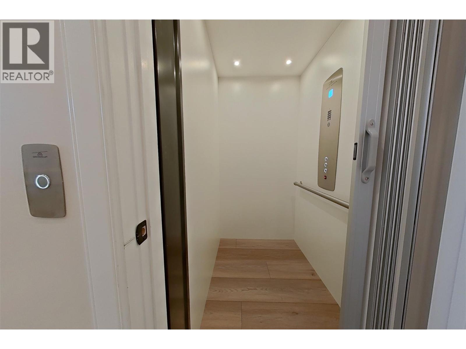 1578 MT FISHER Crescent - 73