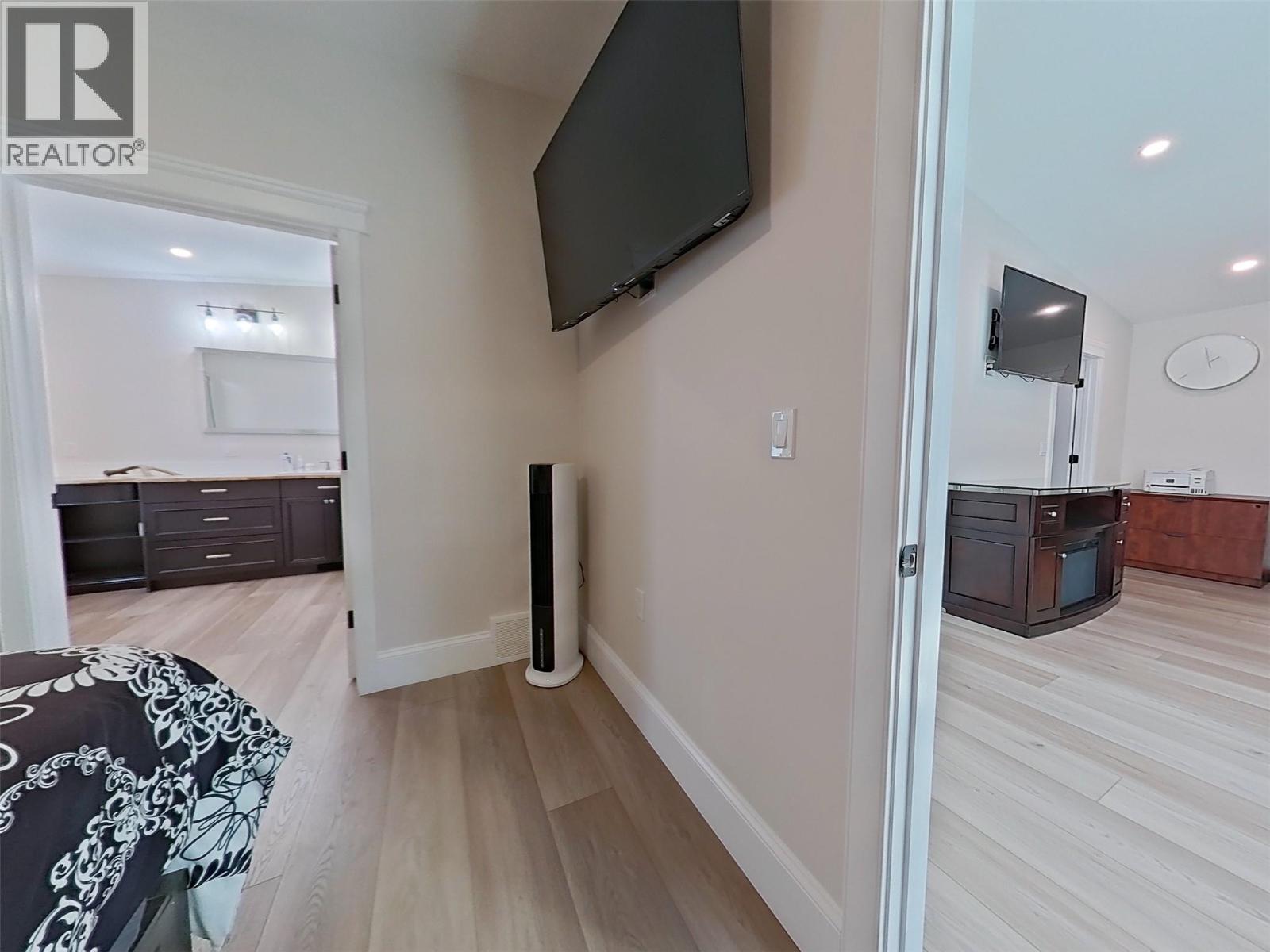 1578 MT FISHER Crescent - 47