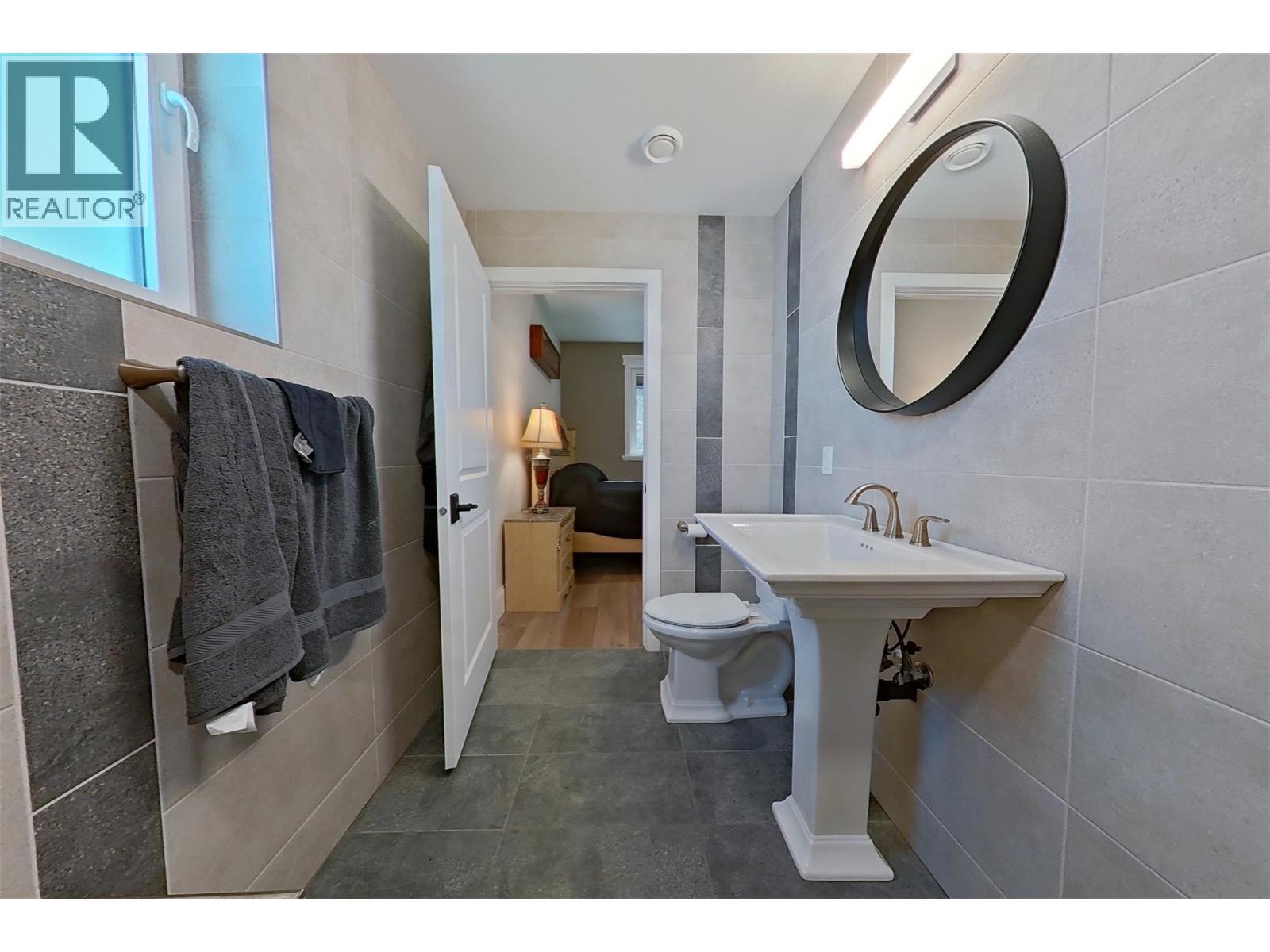 1578 MT FISHER Crescent - 31