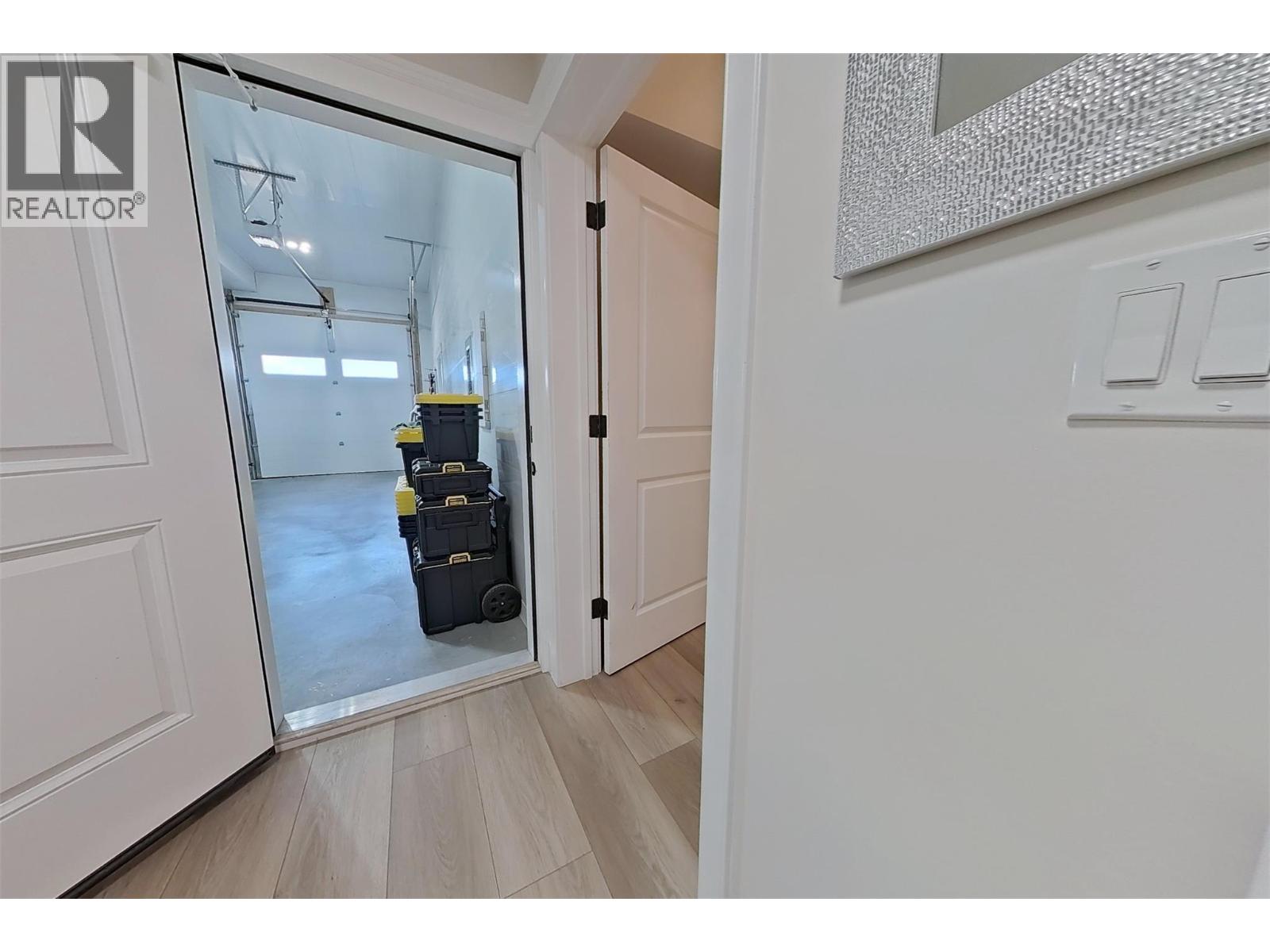 1578 MT FISHER Crescent - 63