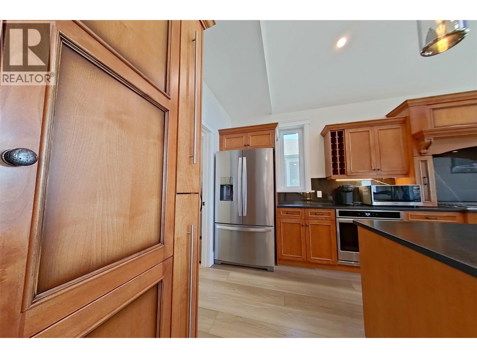 1578 MT FISHER Crescent - 22