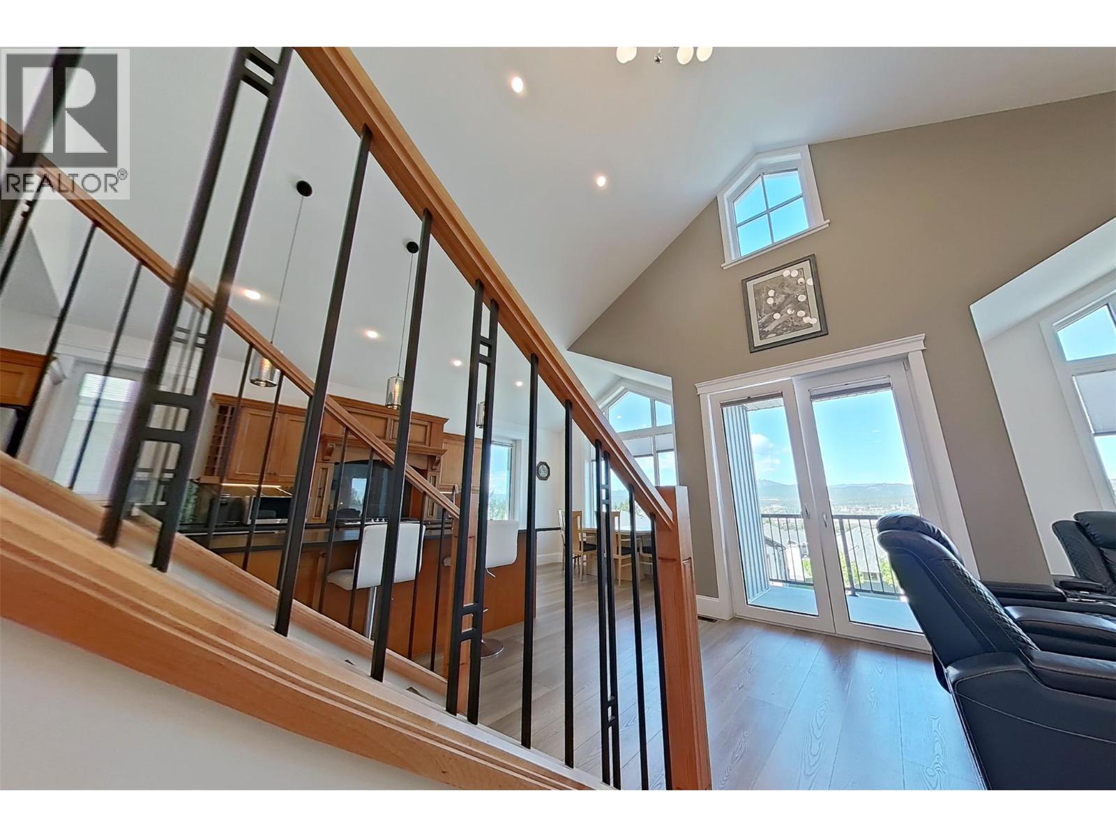 1578 MT FISHER Crescent - 13