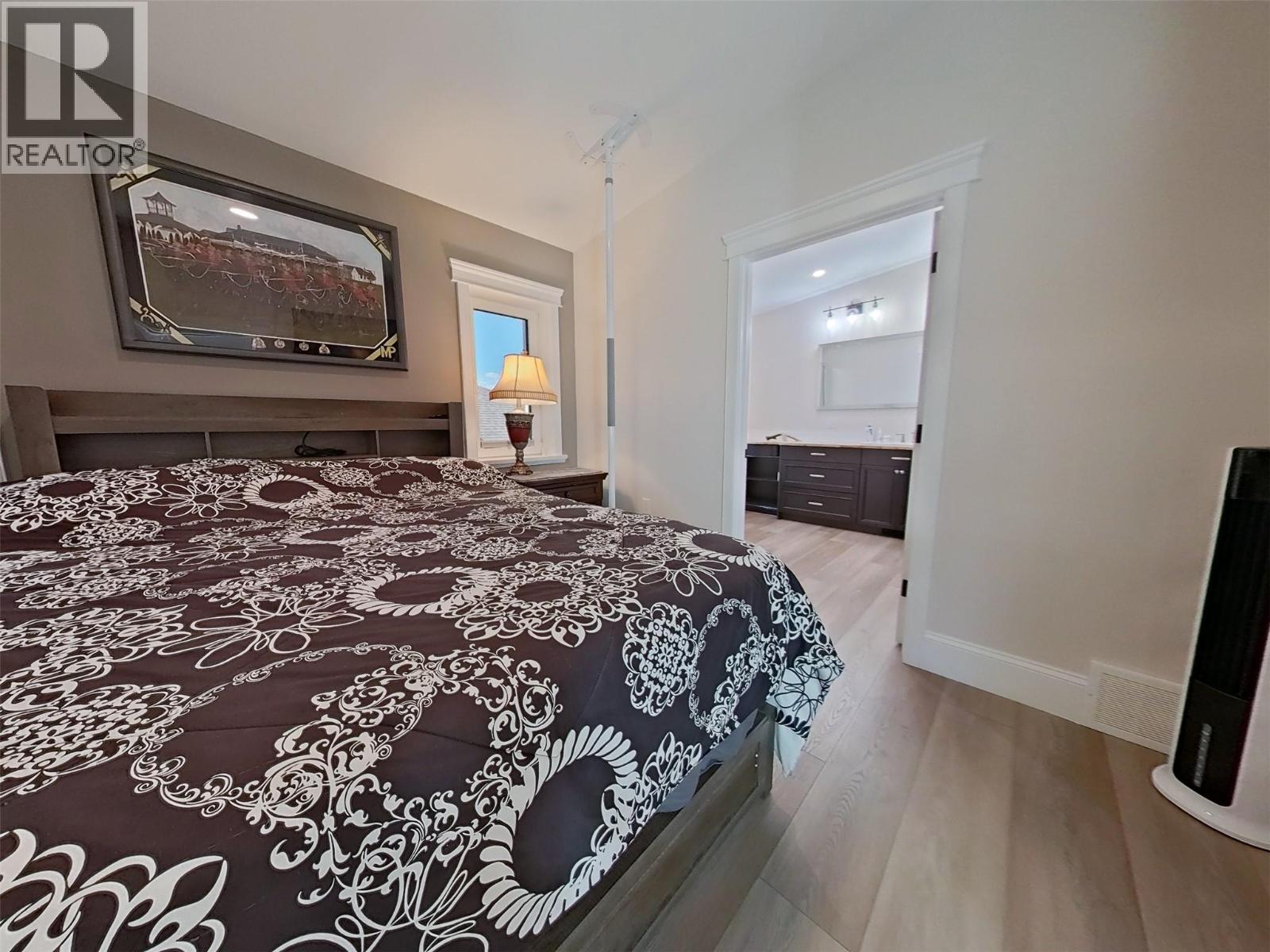 1578 MT FISHER Crescent - 49