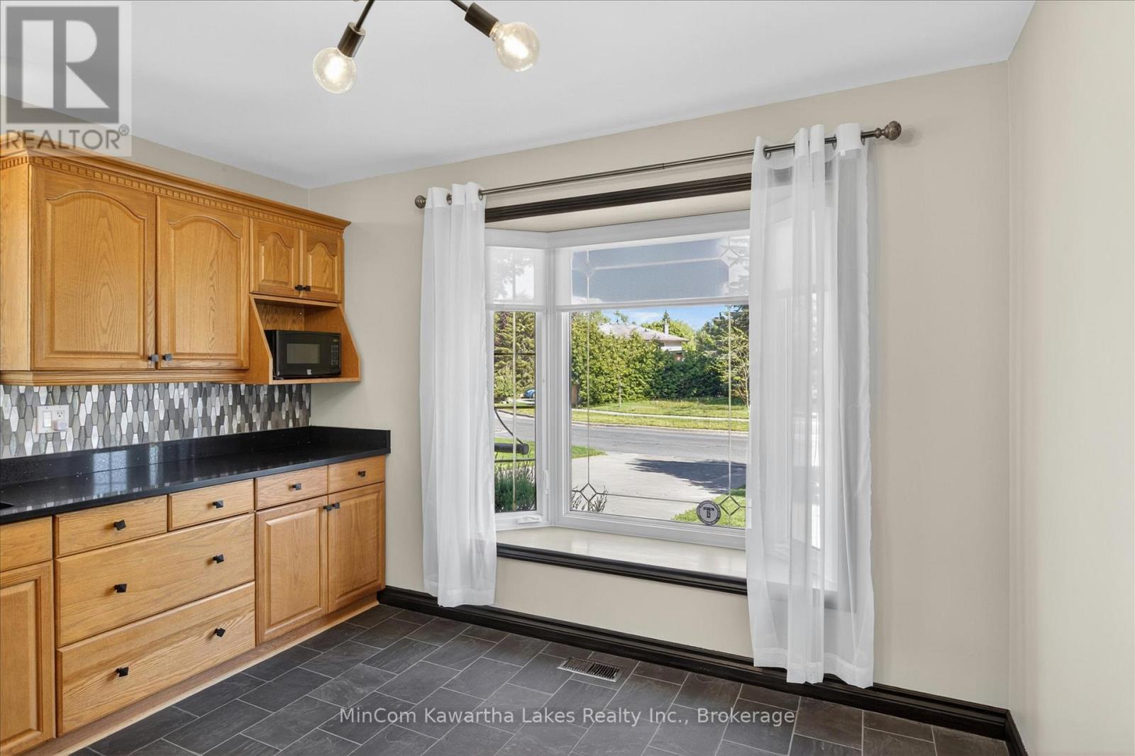948 ST PAULS STREET - 12