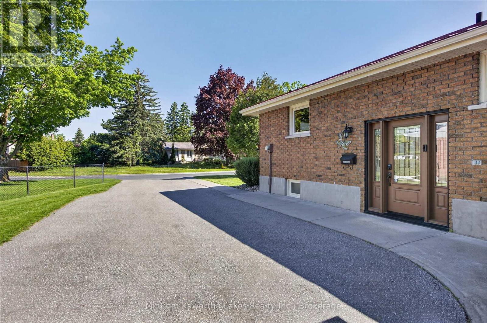948 ST PAULS STREET - 5