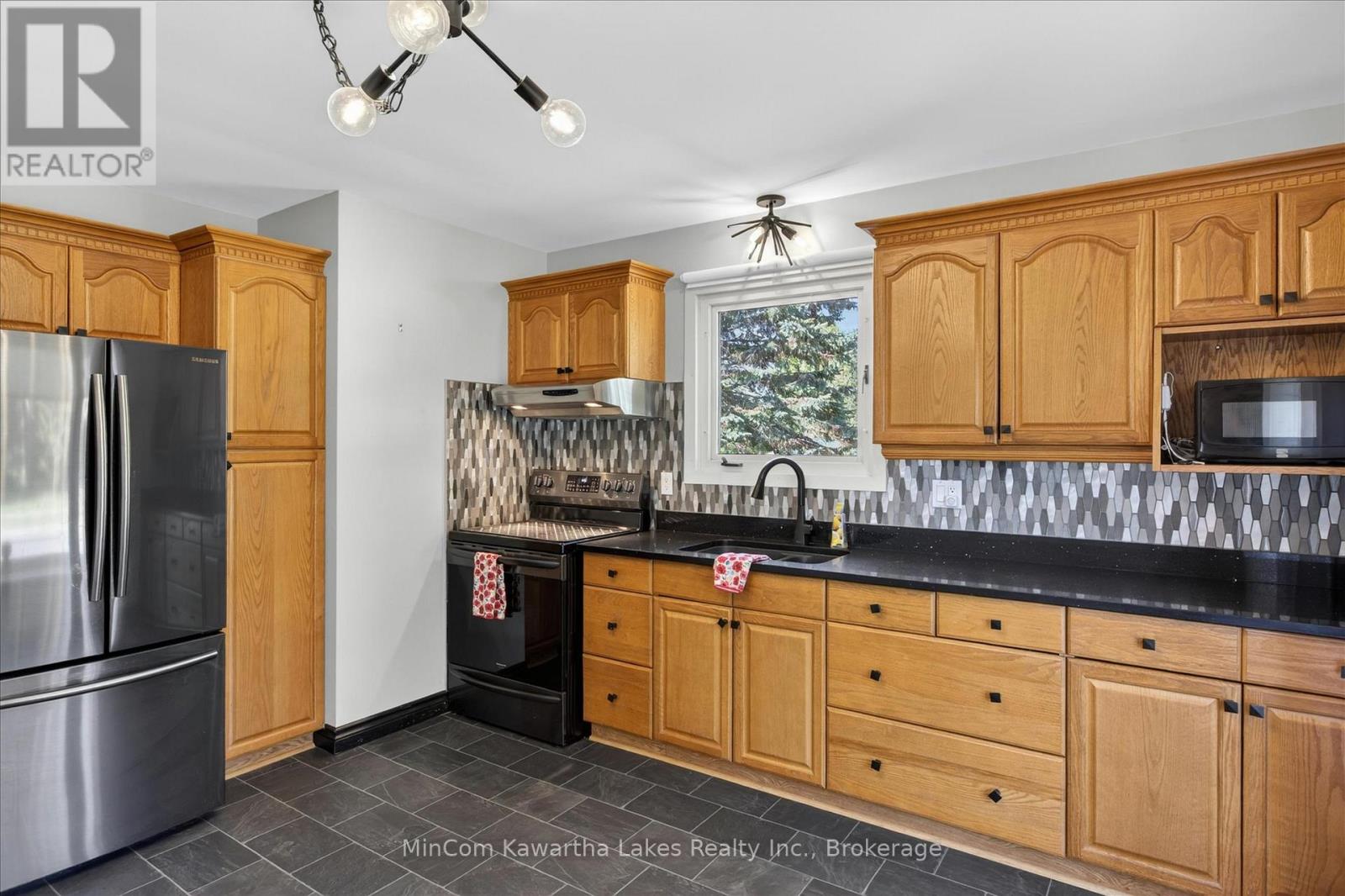 948 ST PAULS STREET - 7