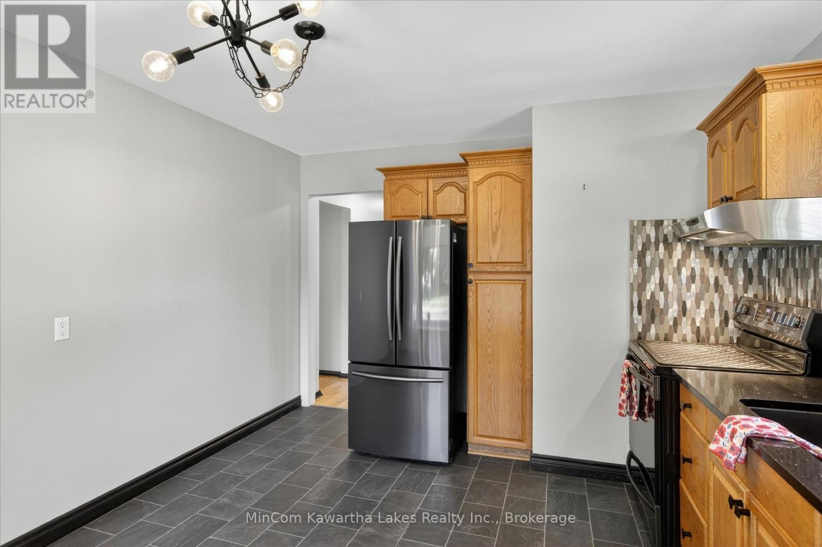 948 ST PAULS STREET - 8