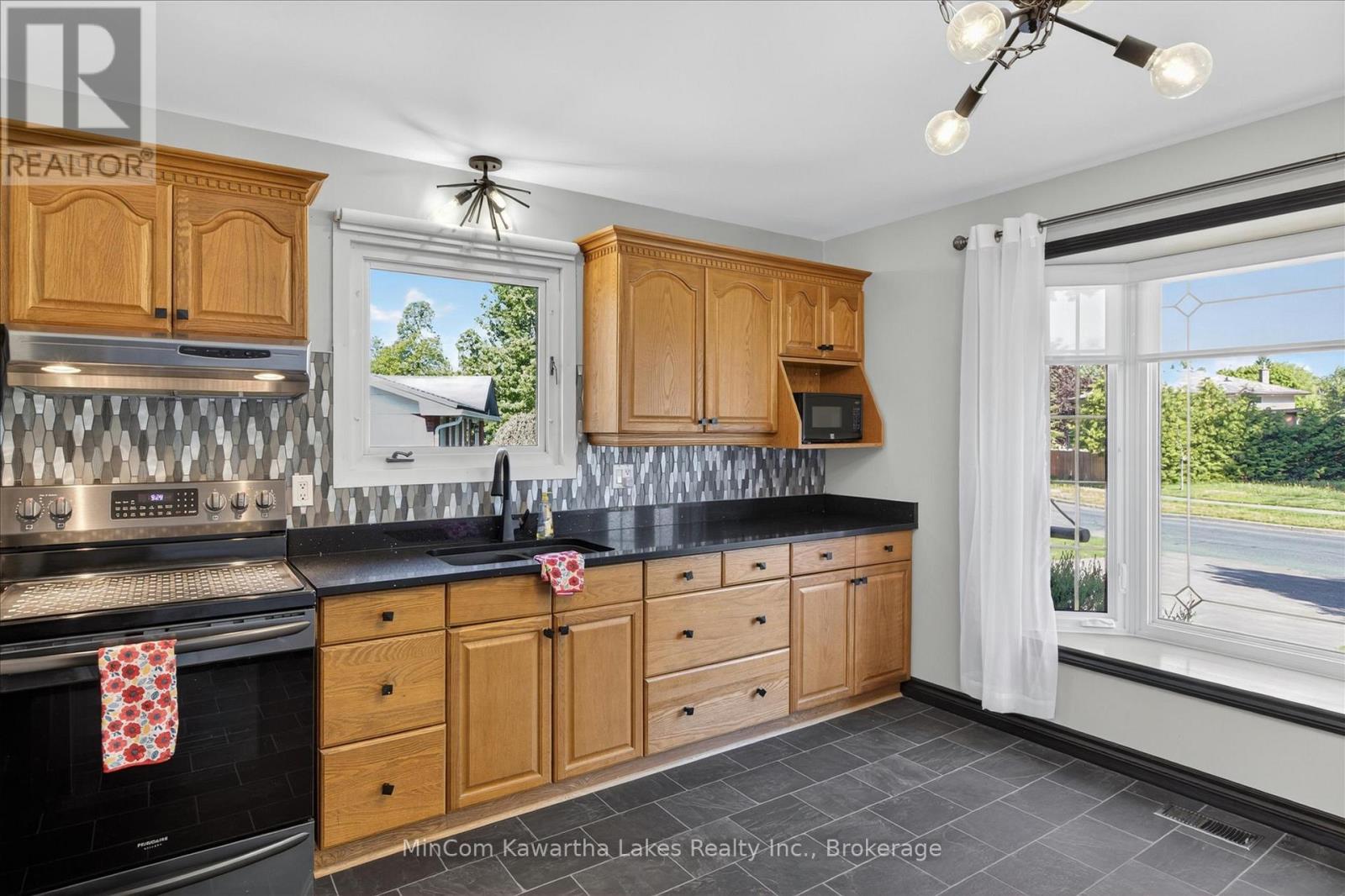948 ST PAULS STREET - 9