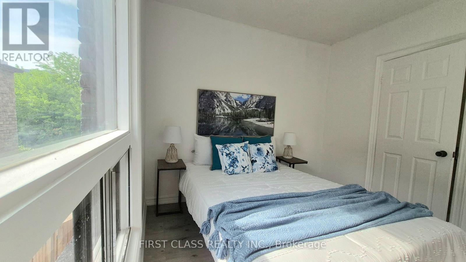 356 WALLACE AVENUE - 25
