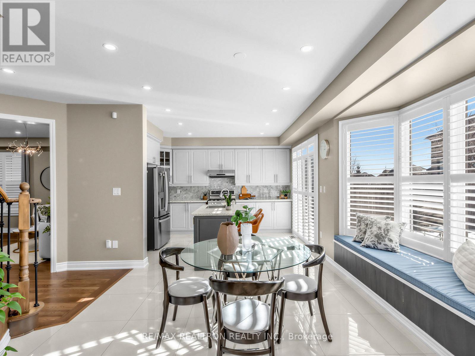 21 RENNIE AVENUE - 14