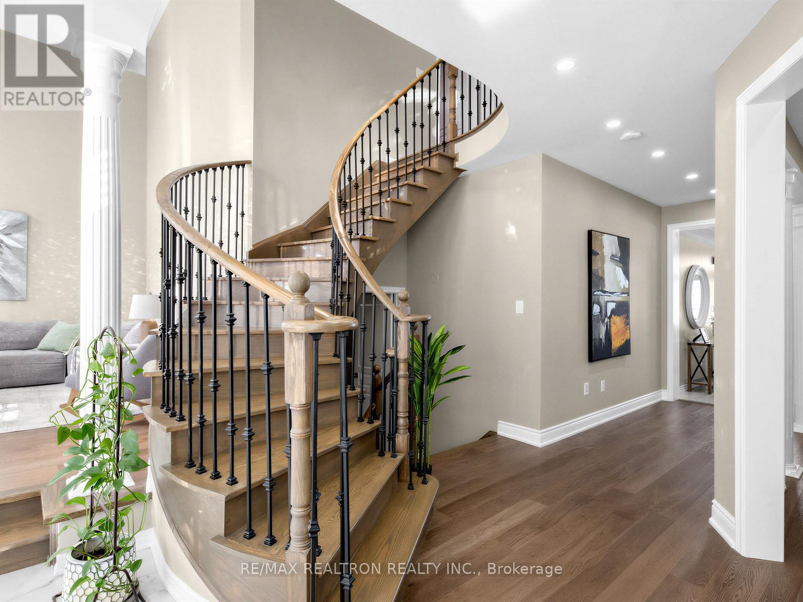 21 RENNIE AVENUE - 21