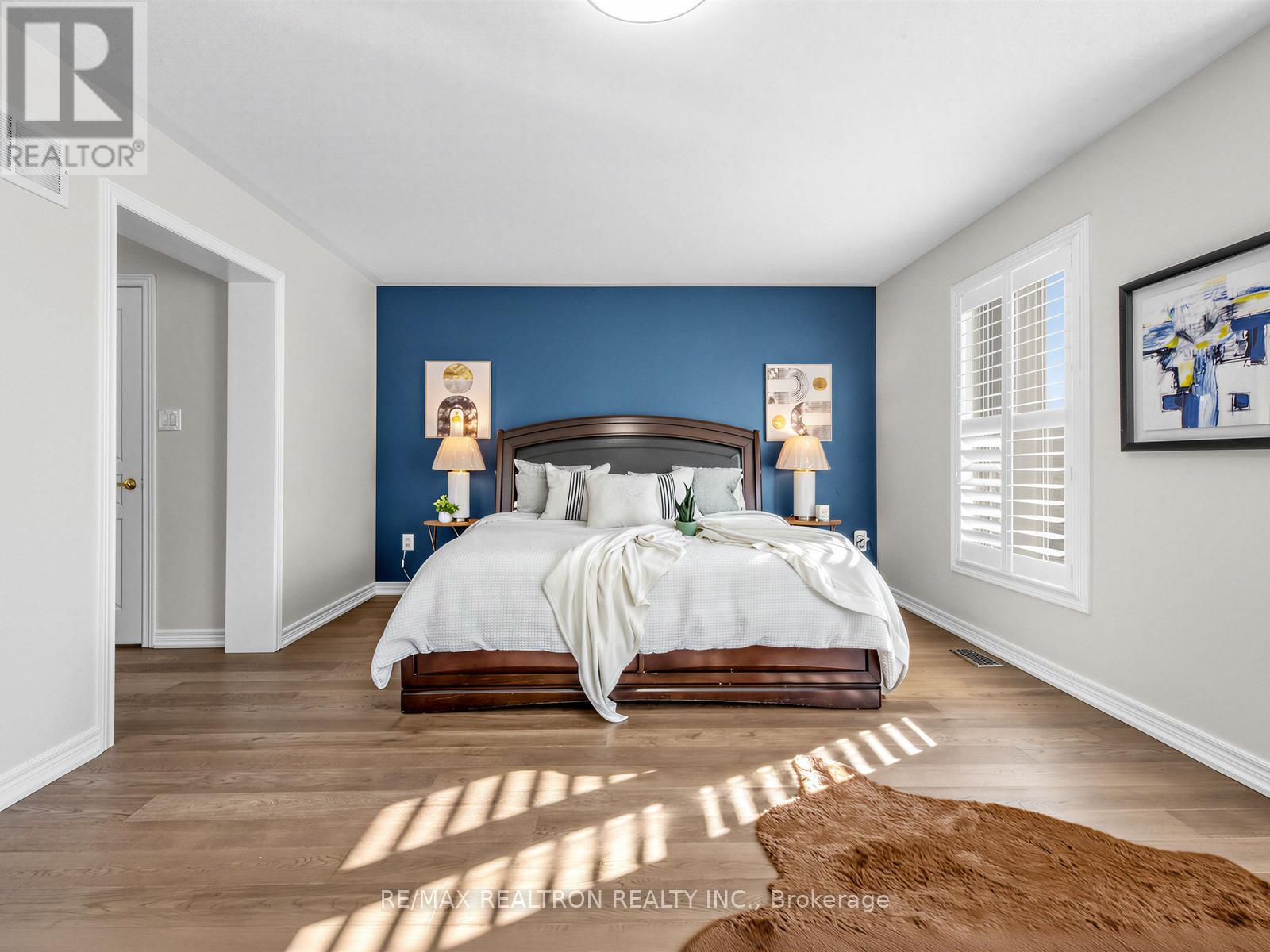 21 RENNIE AVENUE - 25