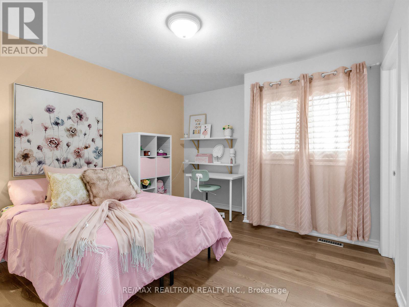 21 RENNIE AVENUE - 29
