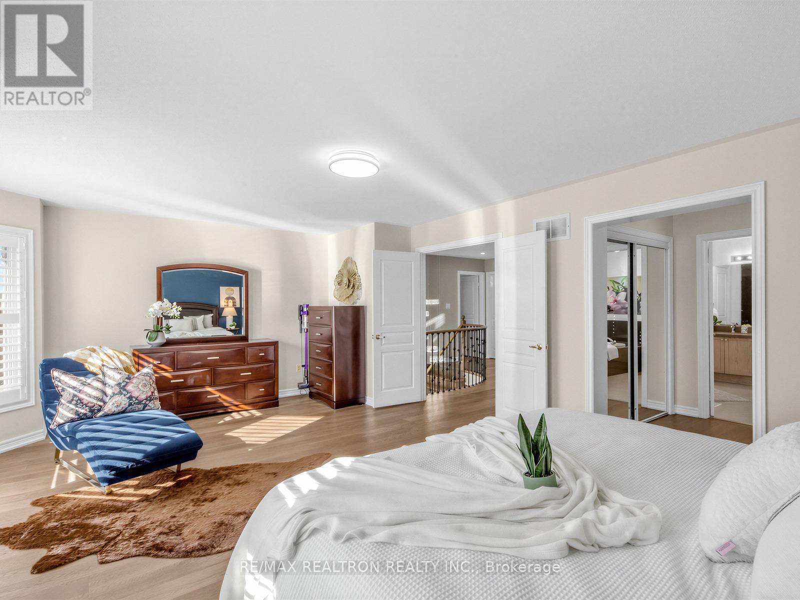 21 RENNIE AVENUE - 26