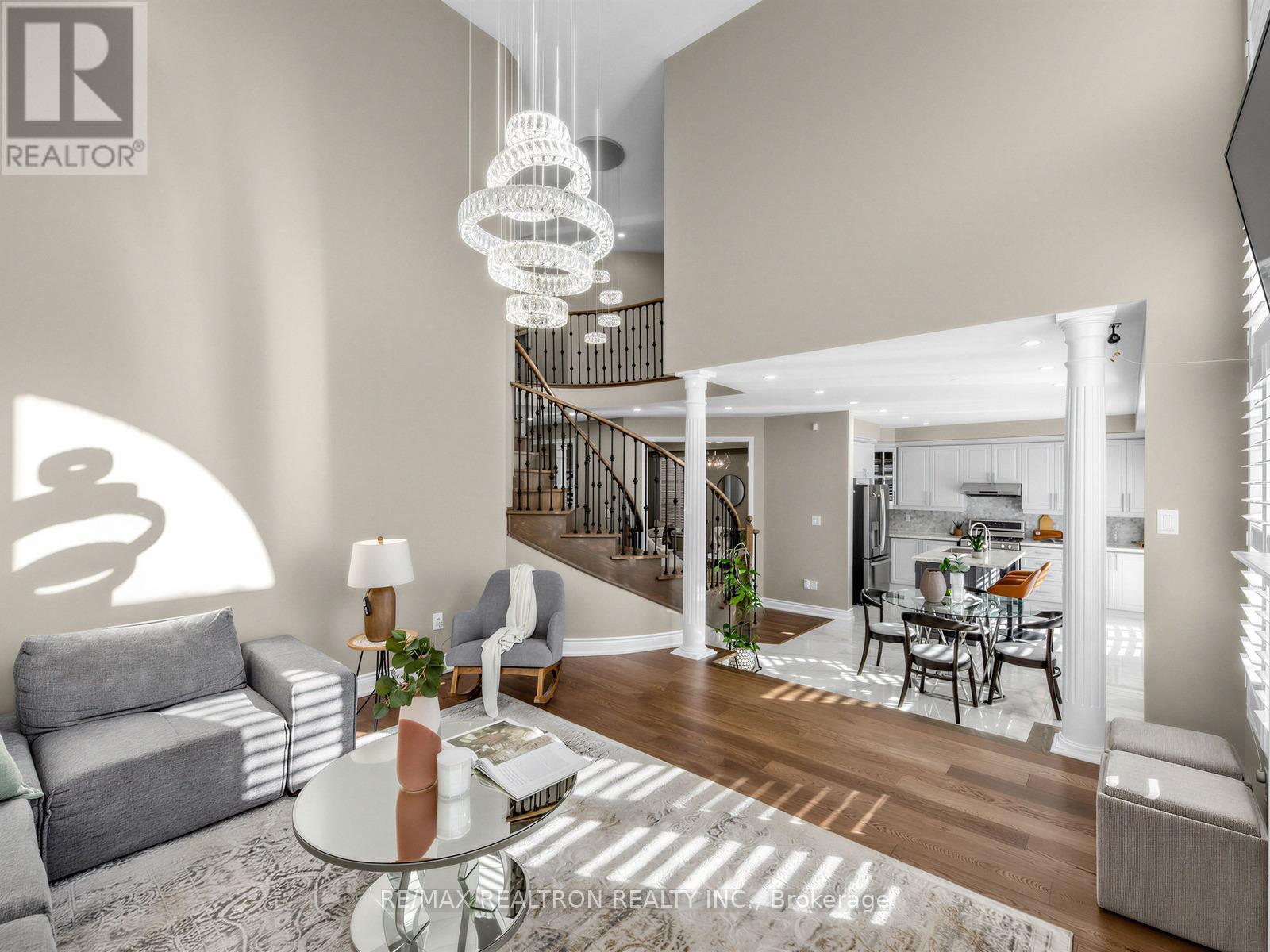 21 RENNIE AVENUE - 12