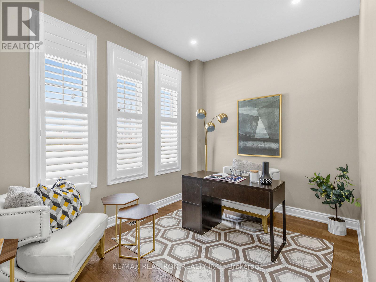 21 RENNIE AVENUE - 7