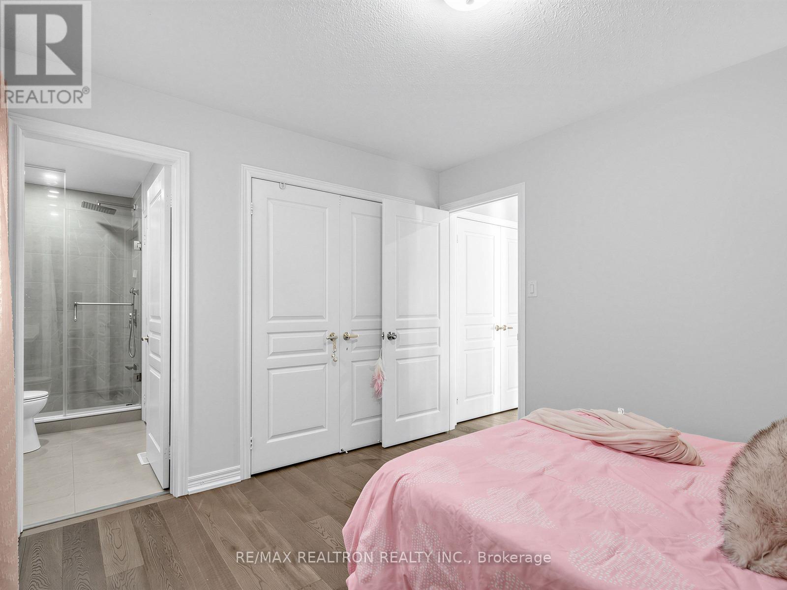 21 RENNIE AVENUE - 30