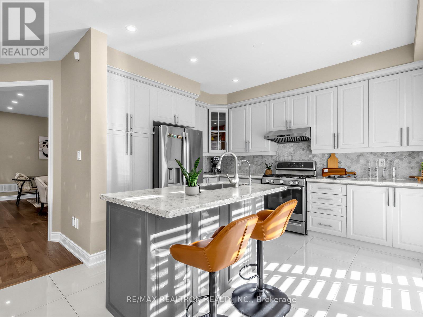 21 RENNIE AVENUE - 17