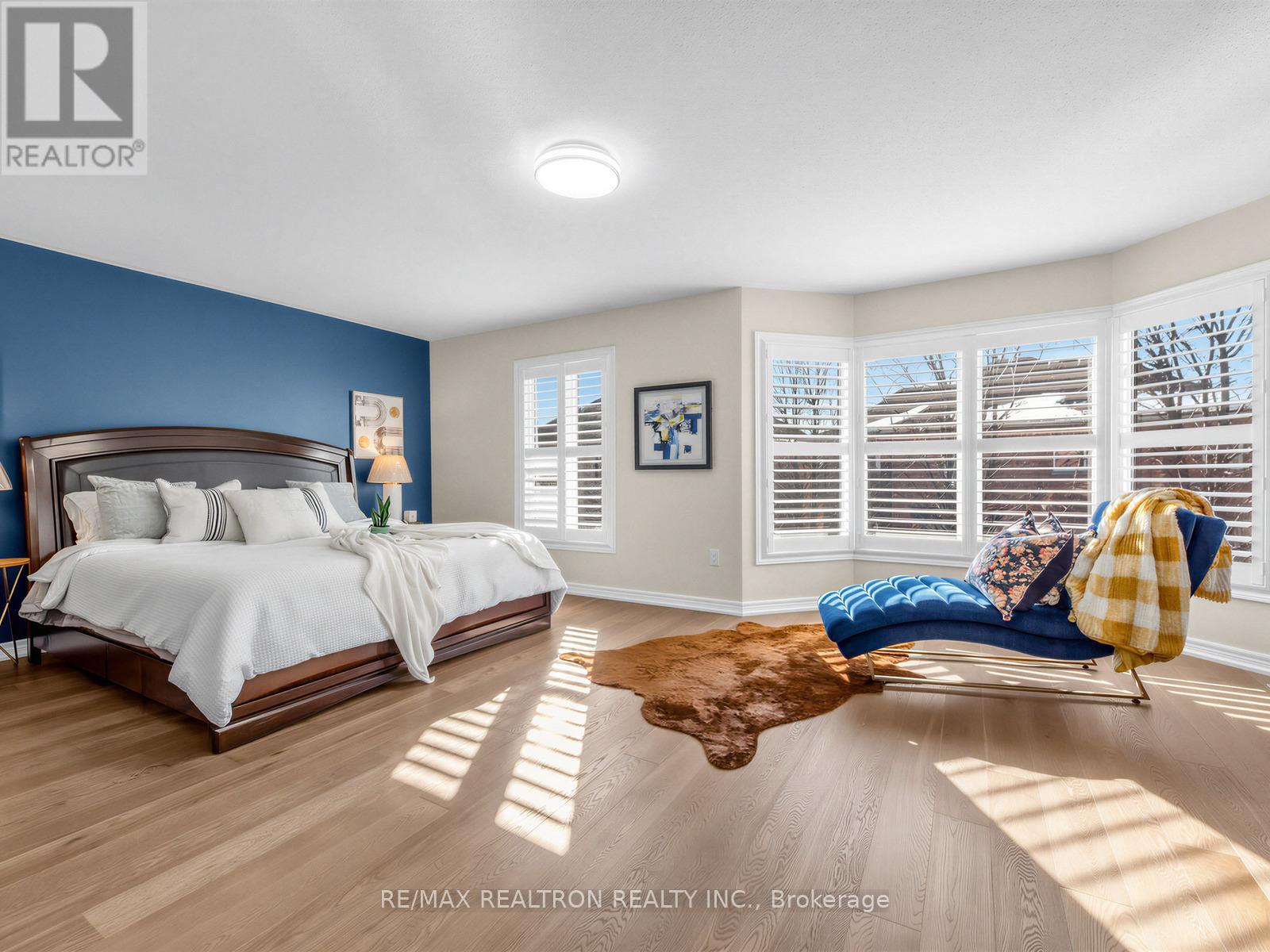 21 RENNIE AVENUE - 24