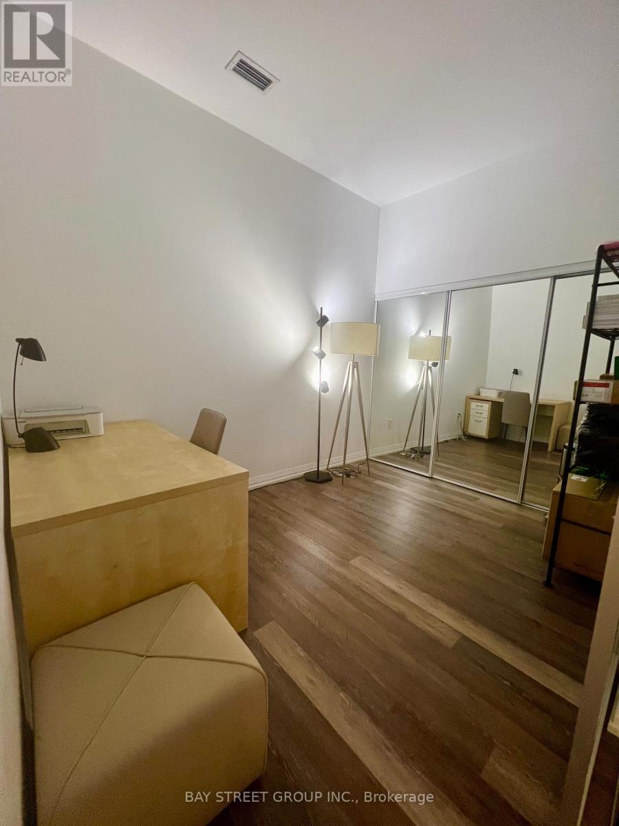 #102 75 CANTERBURY PLACE - 8