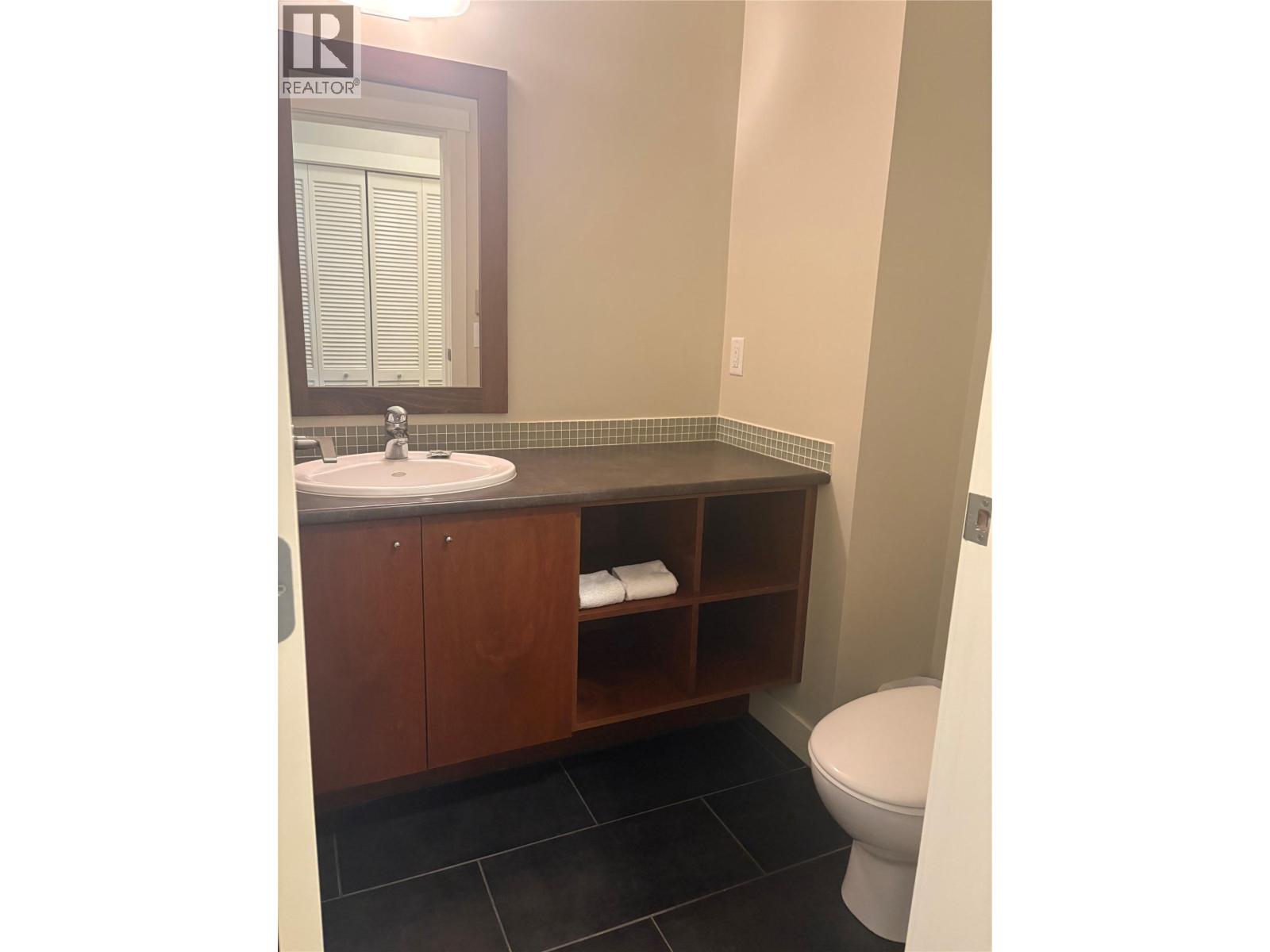 #314B 2049 SUMMIT Drive - 22