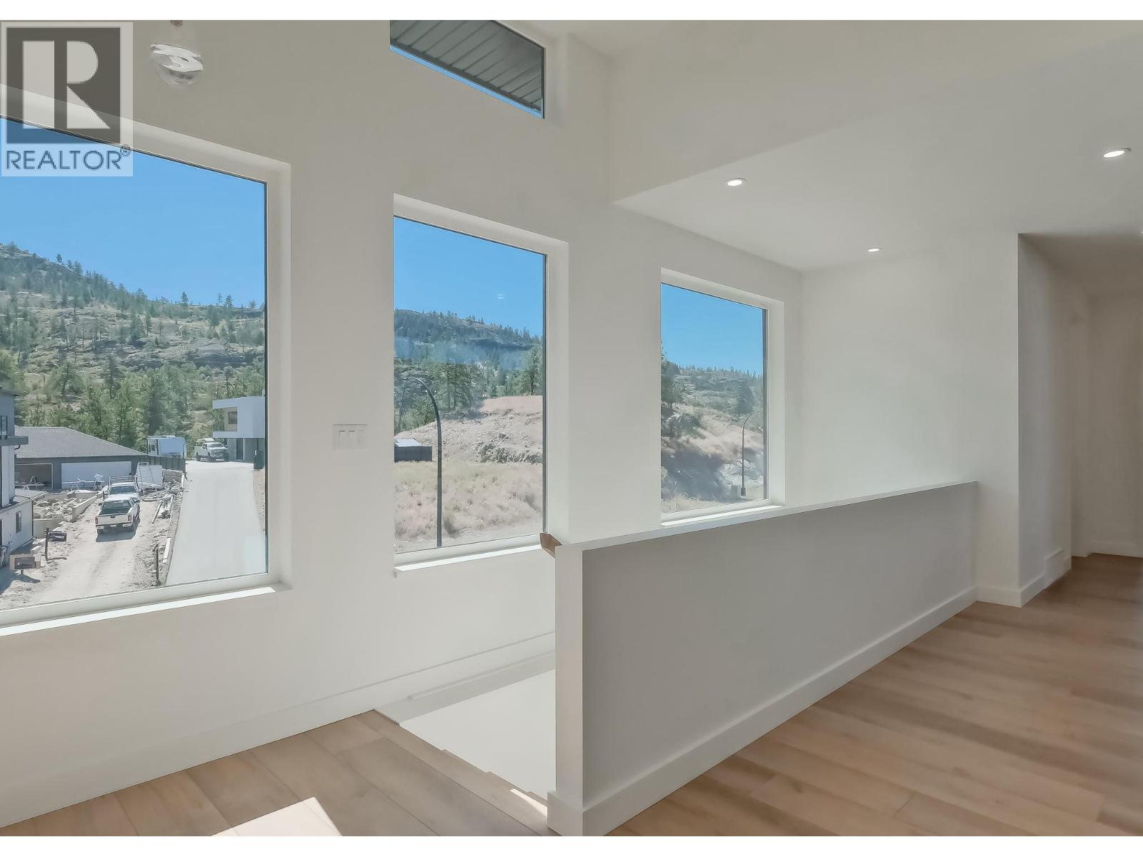 #106 3331 EVERGREEN Drive - 4