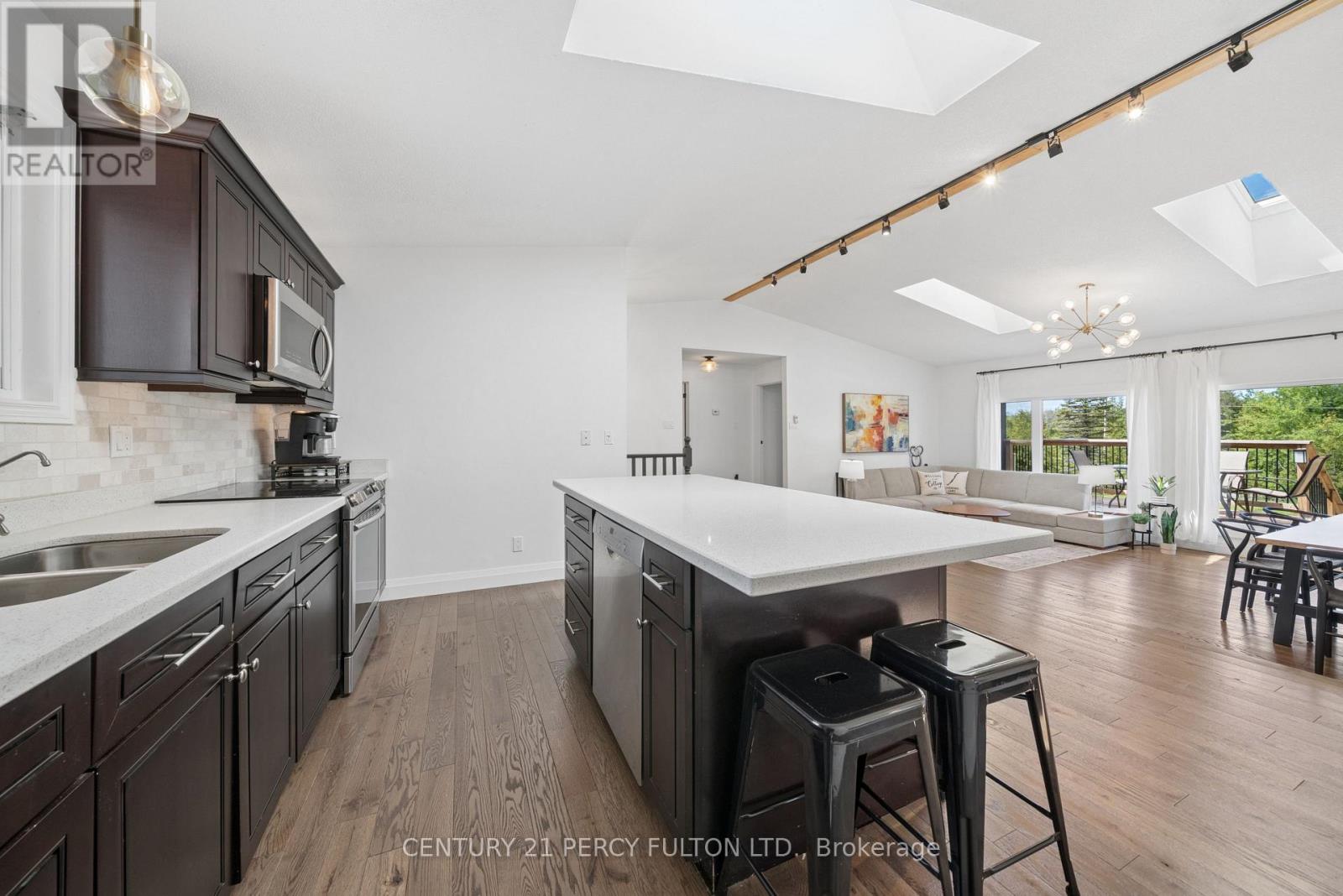 1935 PRATT'S MARINA ROAD - 11