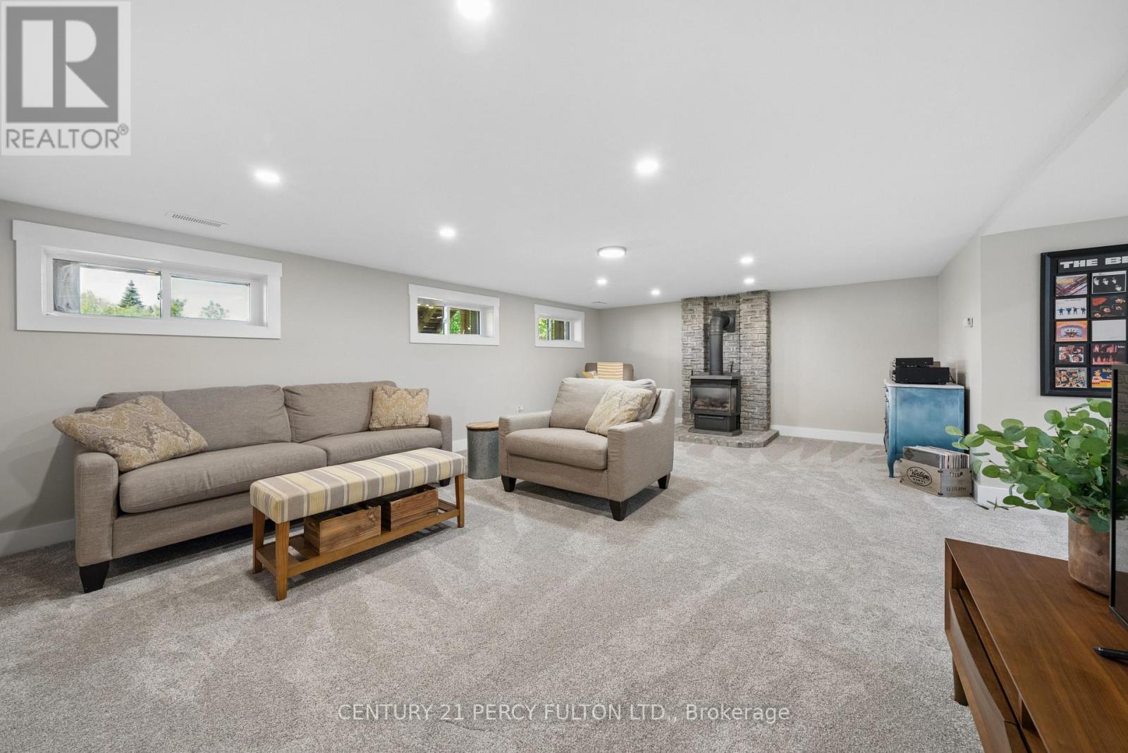 1935 PRATT'S MARINA ROAD - 23