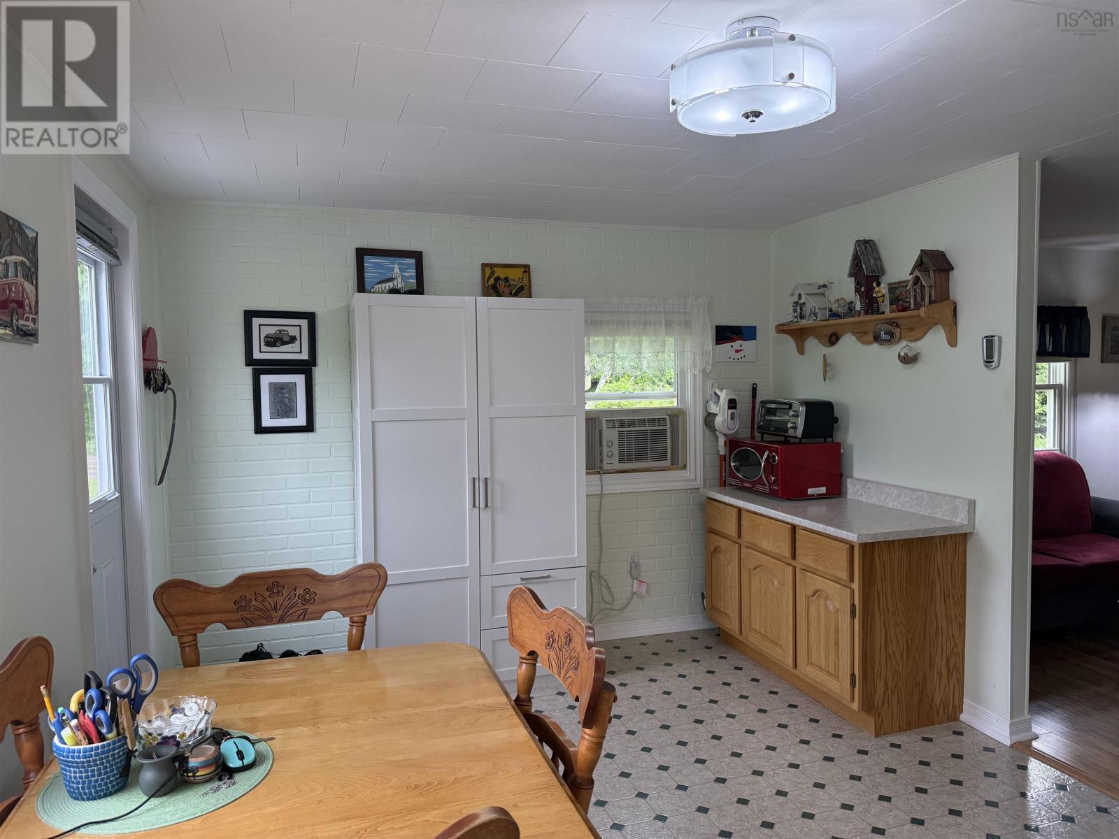 Property 8 of 28 of 228 old pinevale rd
