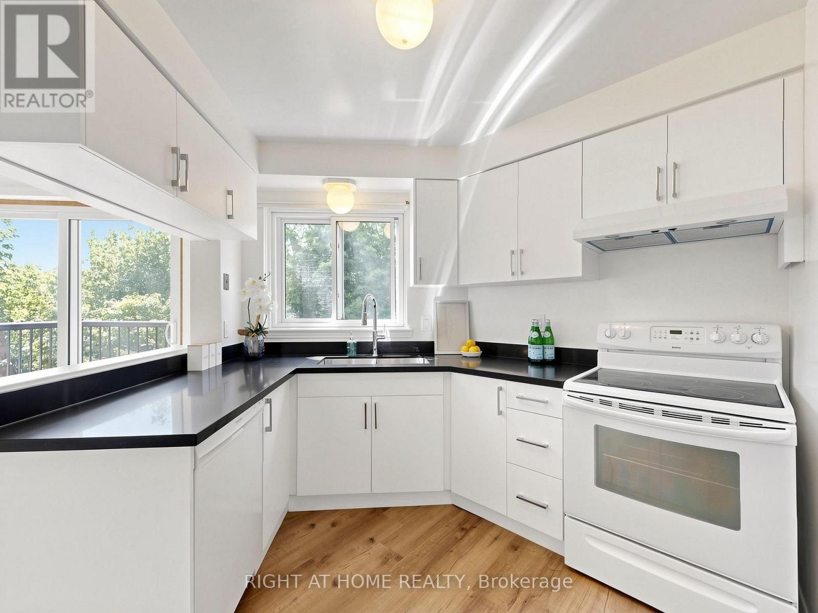 #14 20 BUDGELL TERRACE - 14