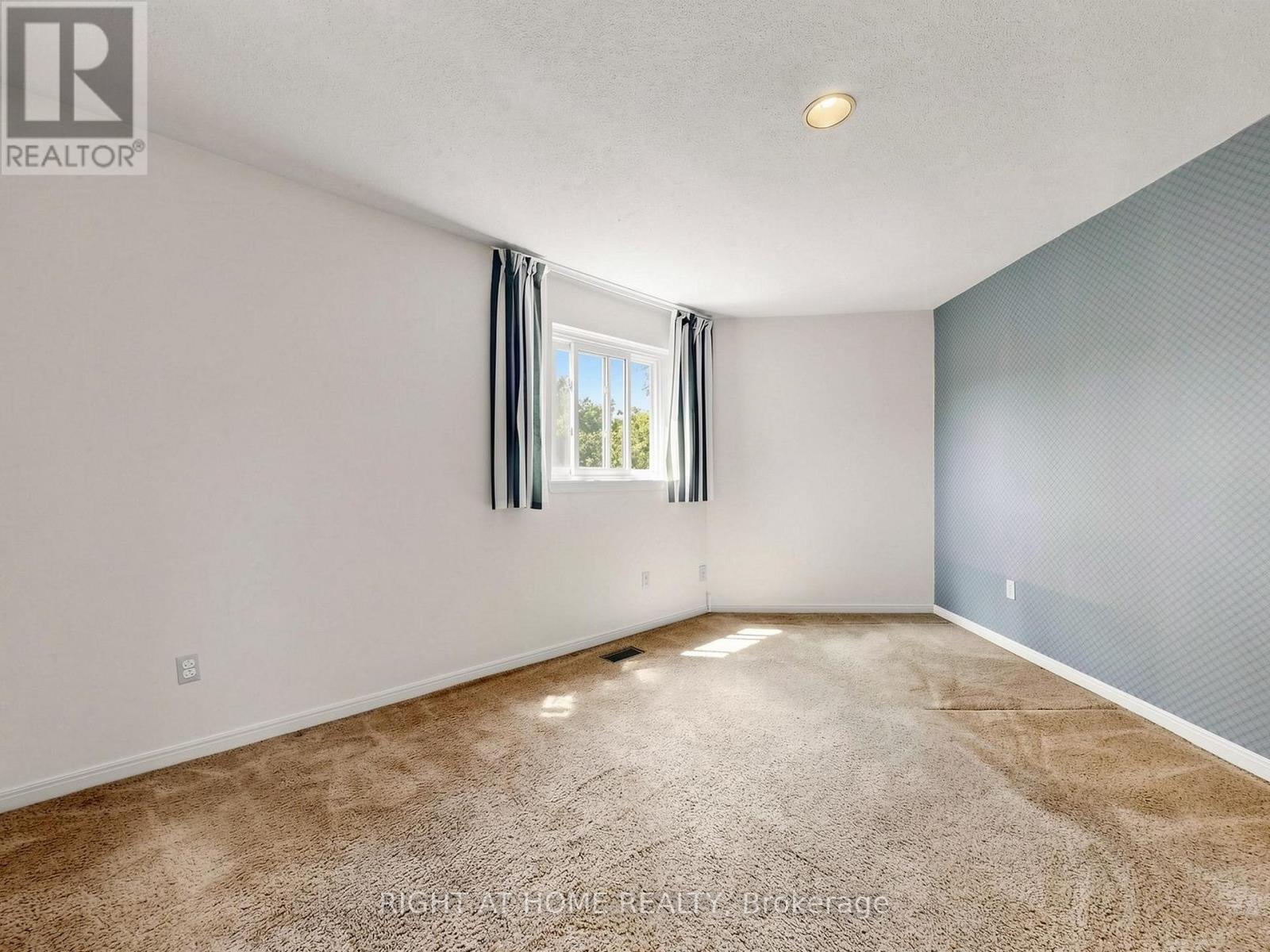 #14 20 BUDGELL TERRACE - 21