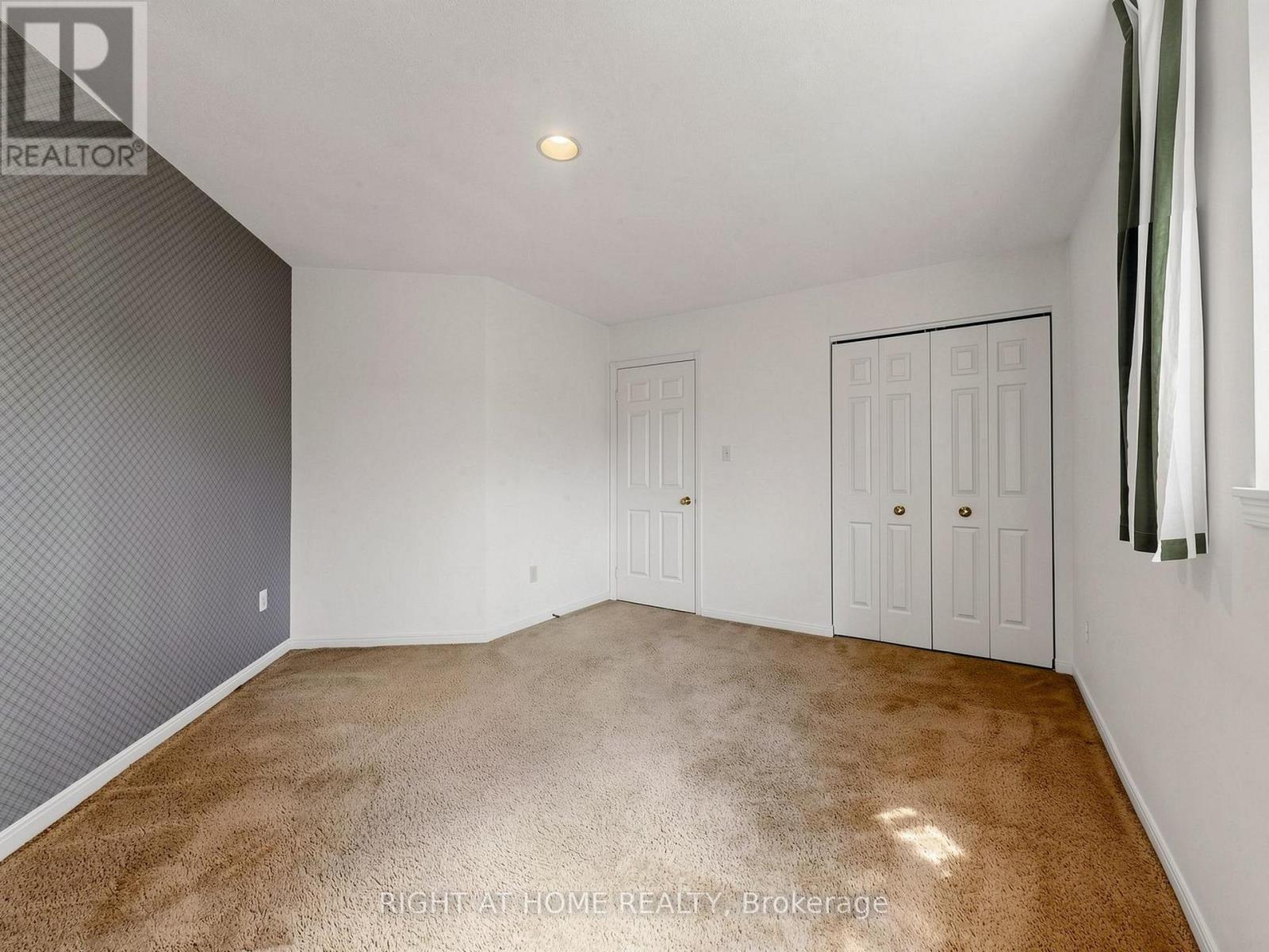 #14 20 BUDGELL TERRACE - 22