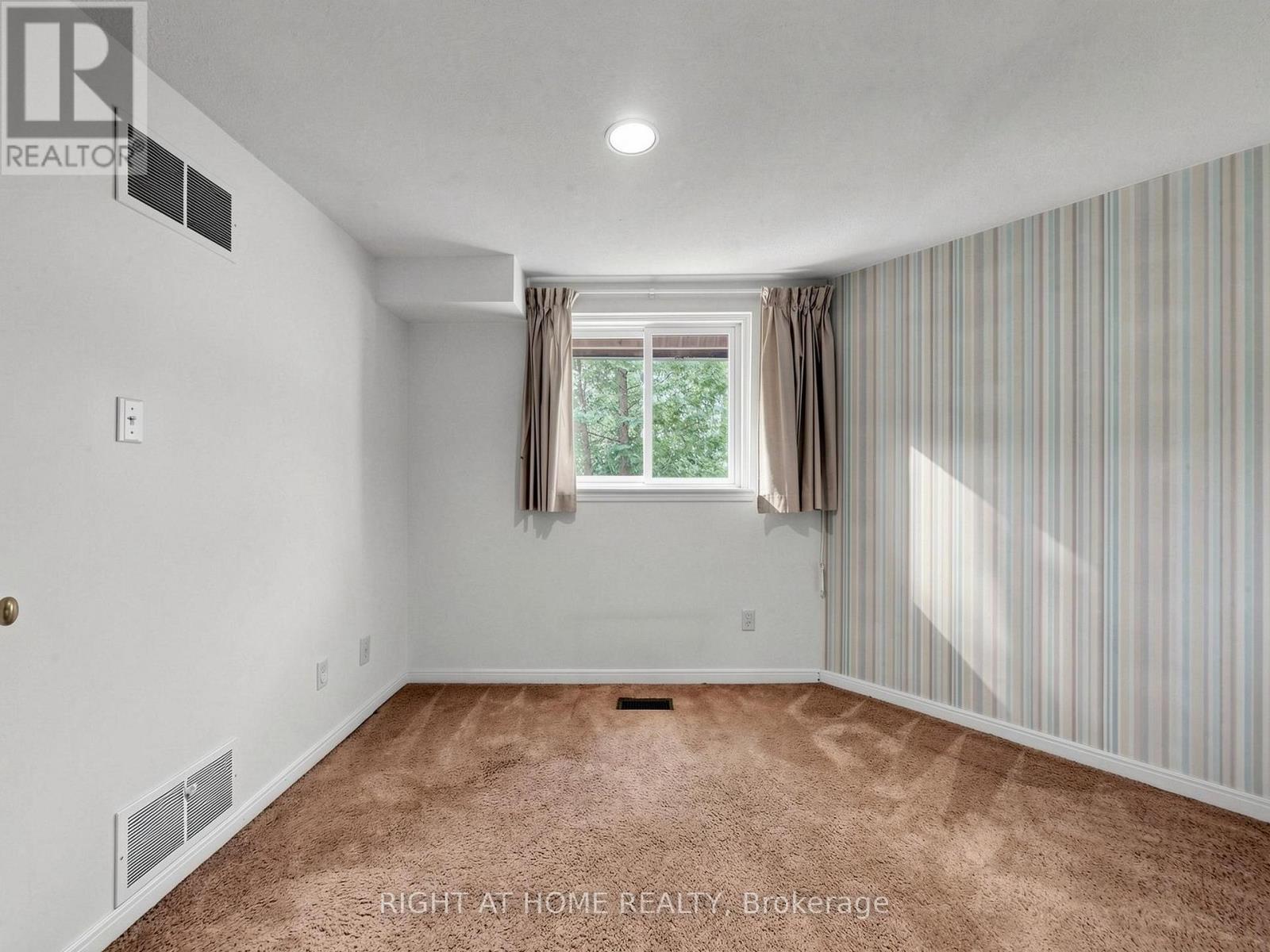 #14 20 BUDGELL TERRACE - 29