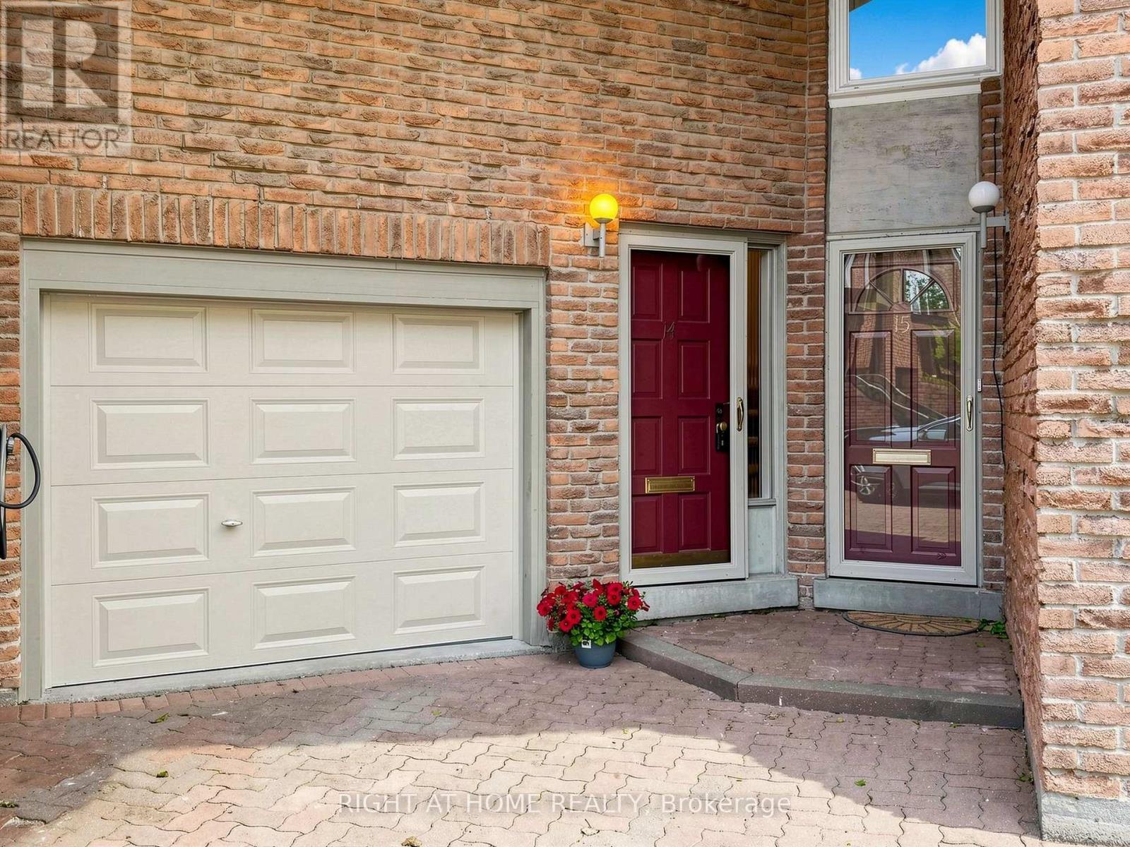 #14 20 BUDGELL TERRACE - 36