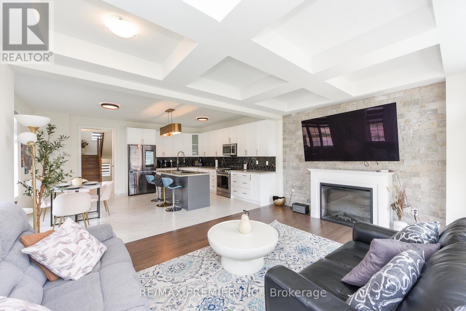 215 HAYRAKE STREET - 10