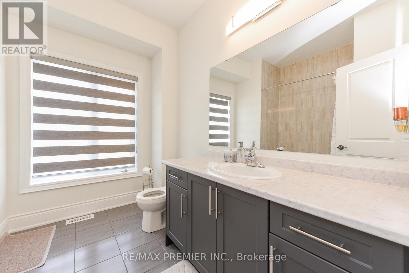 215 HAYRAKE STREET - 20