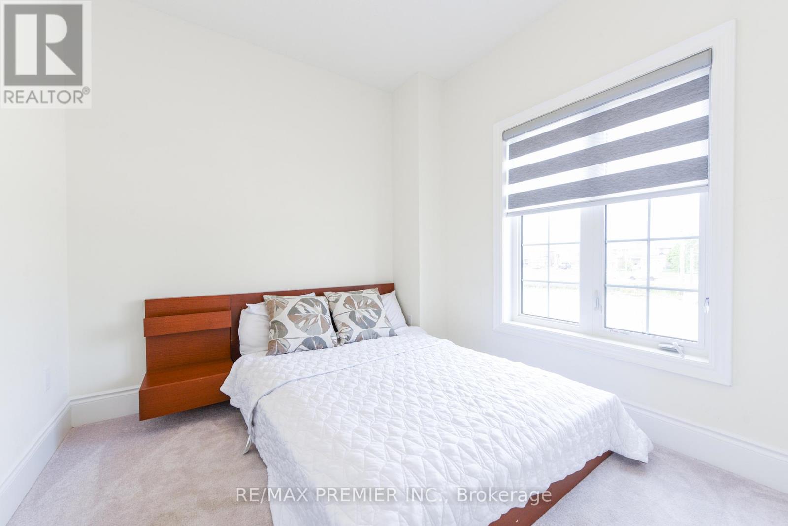 215 HAYRAKE STREET - 22