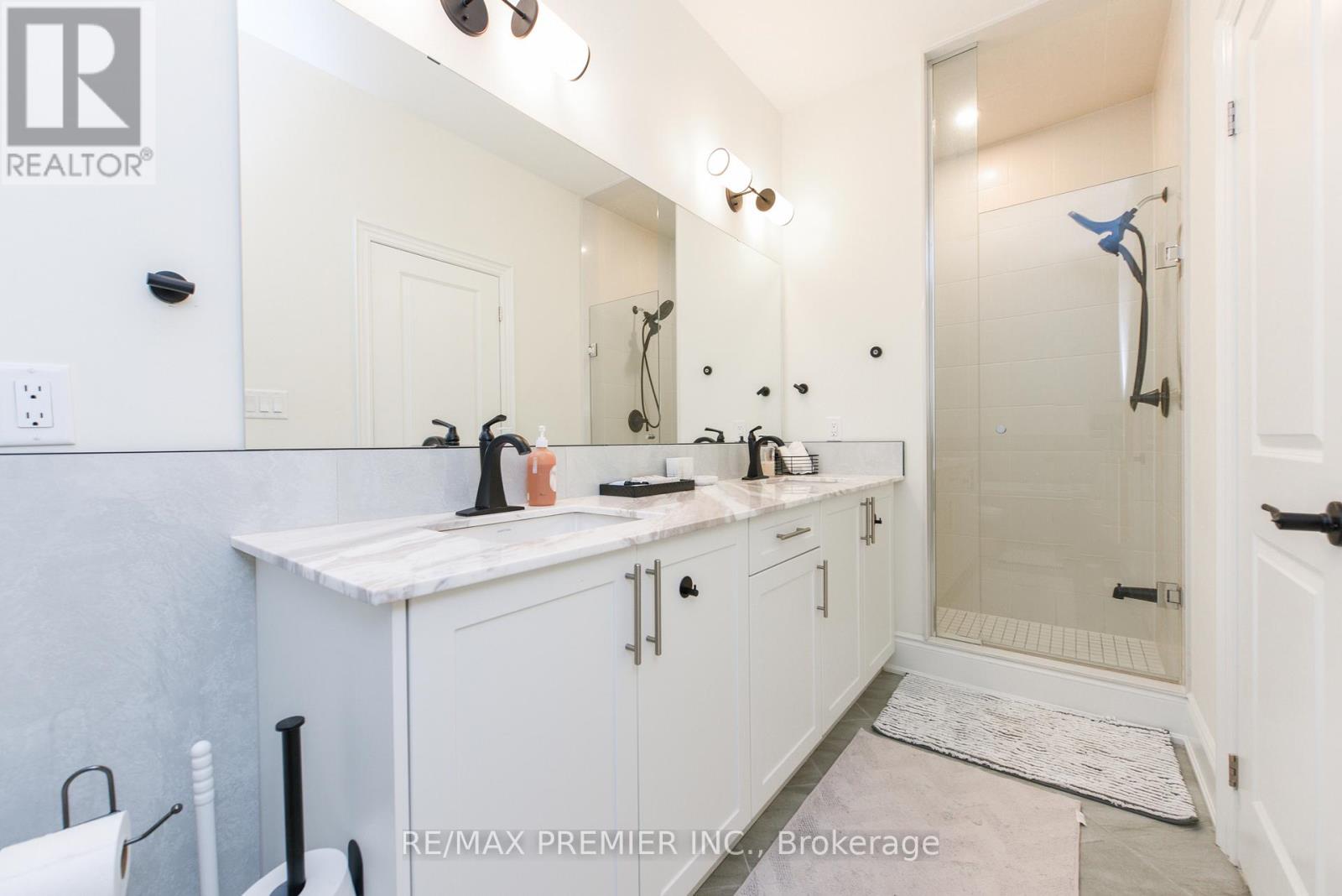 215 HAYRAKE STREET - 28