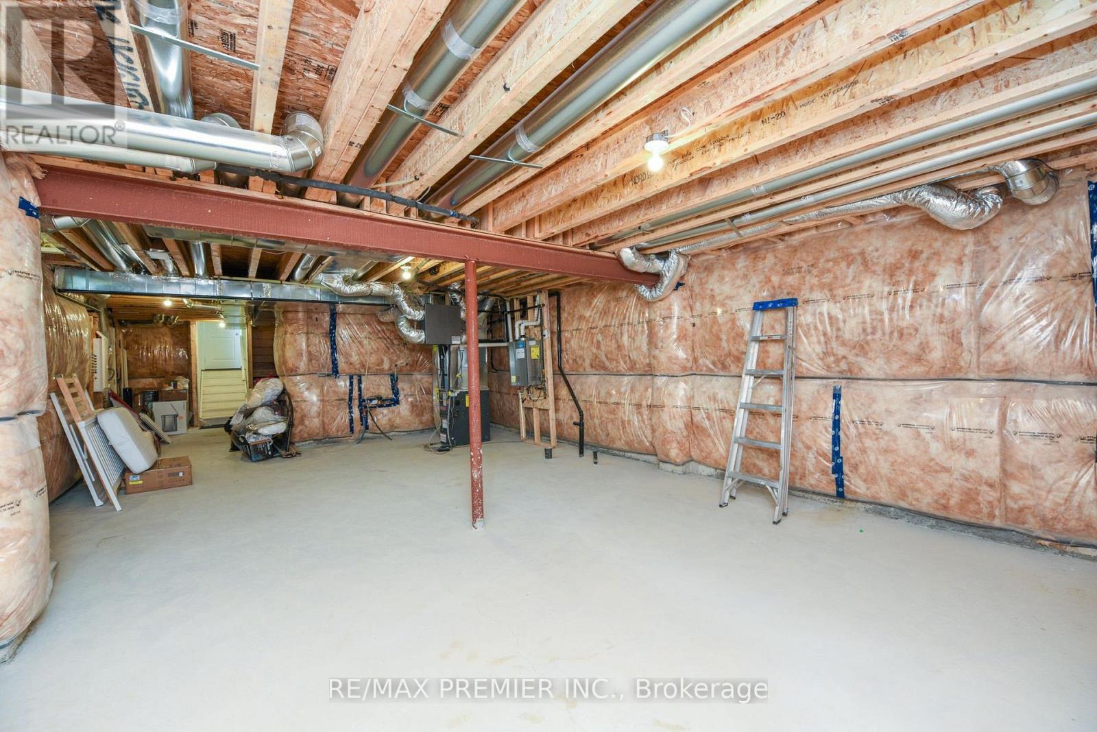 215 HAYRAKE STREET - 40