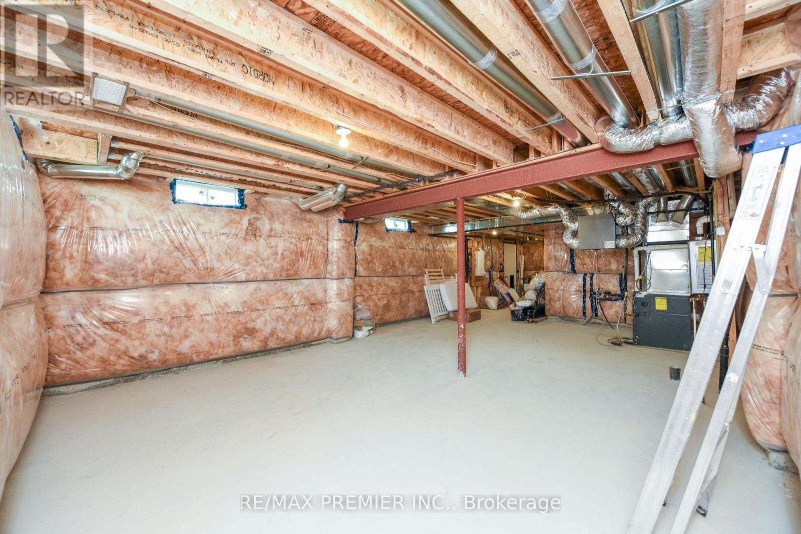 215 HAYRAKE STREET - 41
