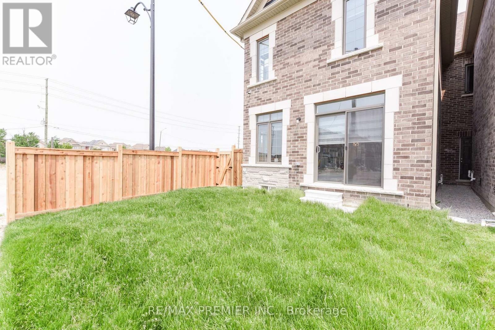 215 HAYRAKE STREET - 44