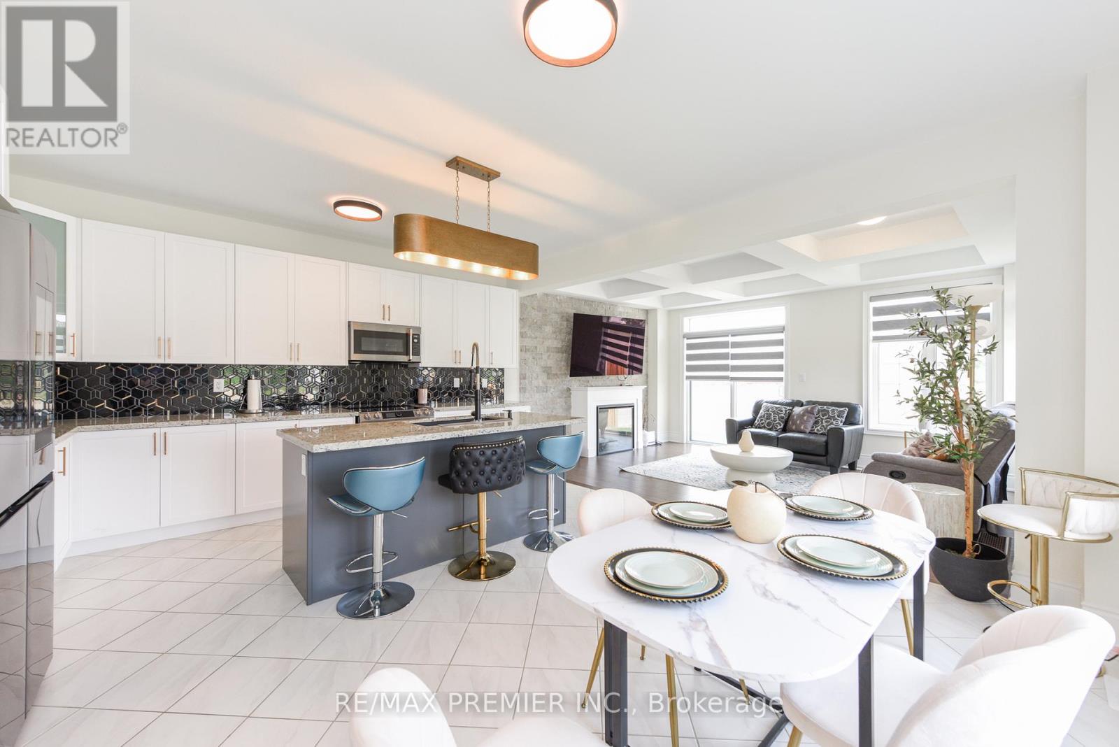 215 HAYRAKE STREET - 7