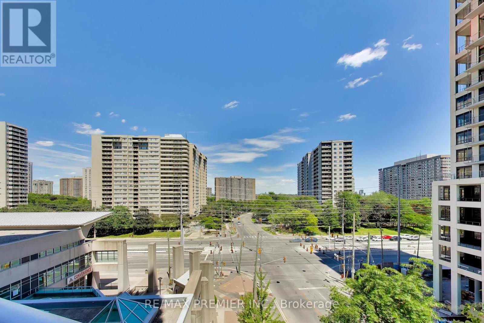 #612 33 ELM DRIVE W - 33