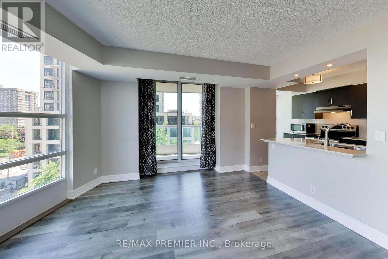 #612 33 ELM DRIVE W - 9