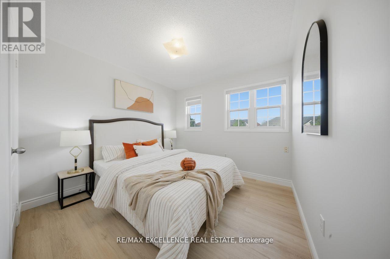 41 BRENTCLIFF DRIVE - 25