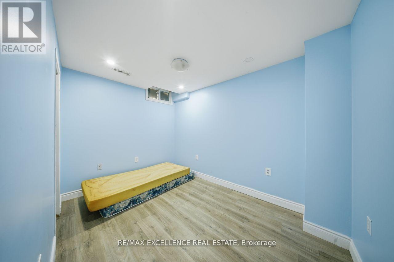 41 BRENTCLIFF DRIVE - 31