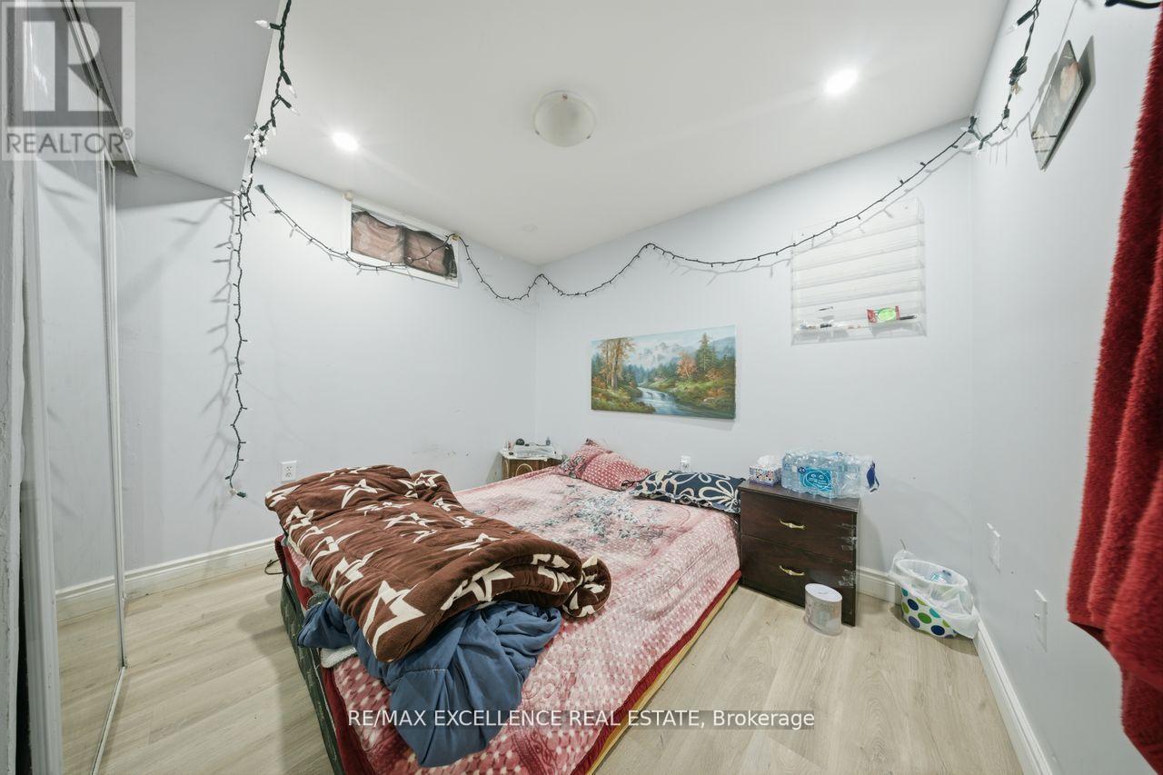 41 BRENTCLIFF DRIVE - 33